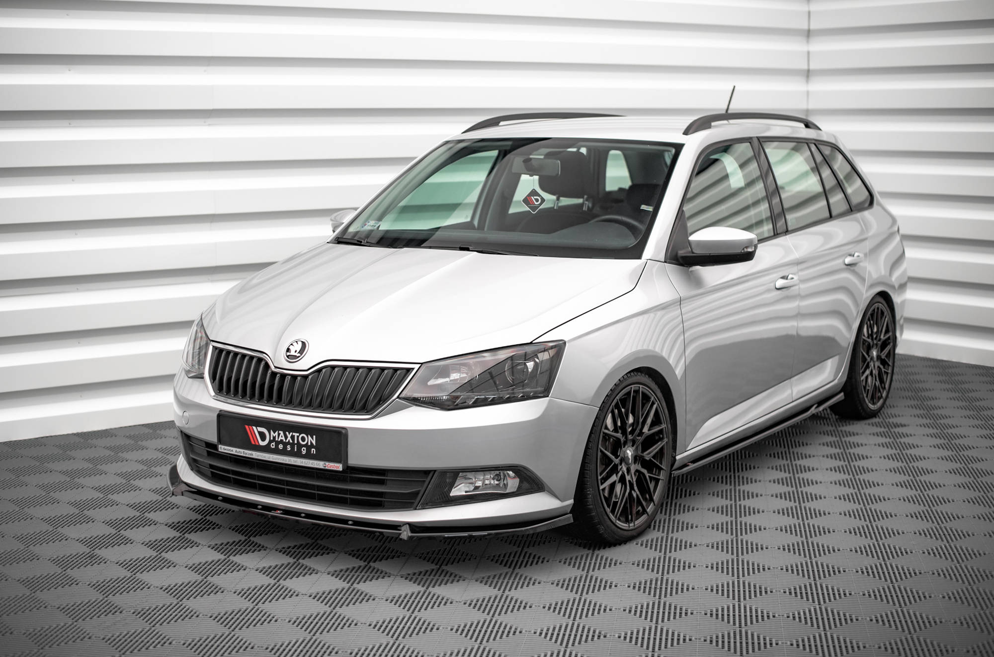 Сплиттеры накладок на пороги MAXTON Design для SKODA Fabia III (14-19) |  Tuningmode.ru